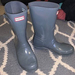 Grey mid-calf Hunter rain boots